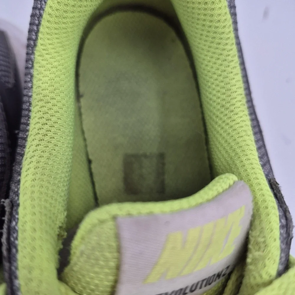 Nike Revolution 2 Shoes Youth Size‎ 4.5Y Gray Volt Running Sneakers 555082-019
